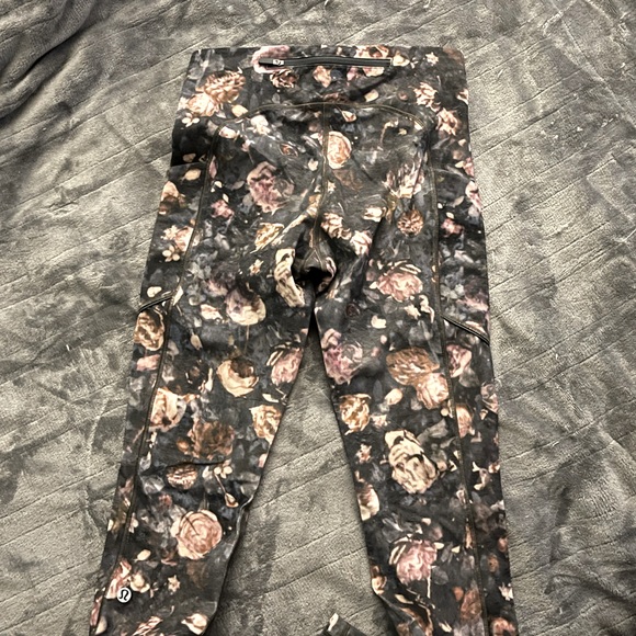 Lululemon!! Speed Up Leggings - Floral Print size 4 - Picture 2 of 6